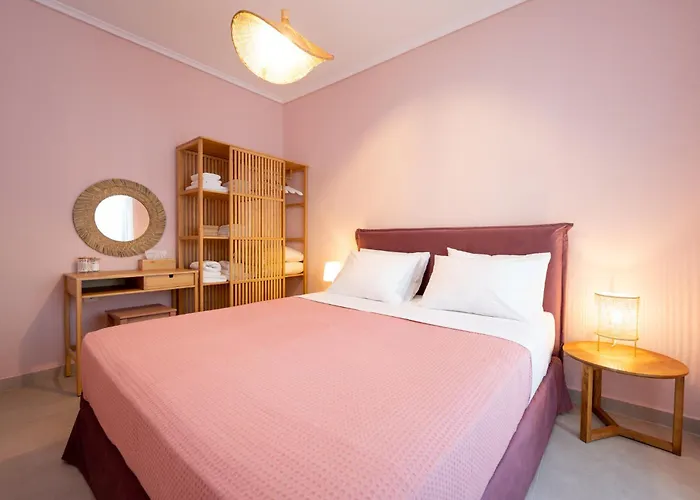 Narciso, Elegant Living *