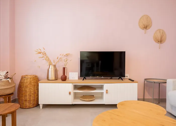 Narciso, Elegant Living *