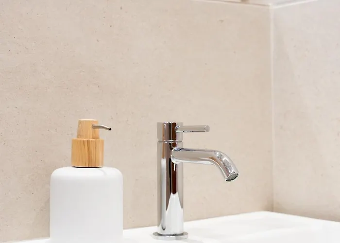 Nárciso, Elegant Living *