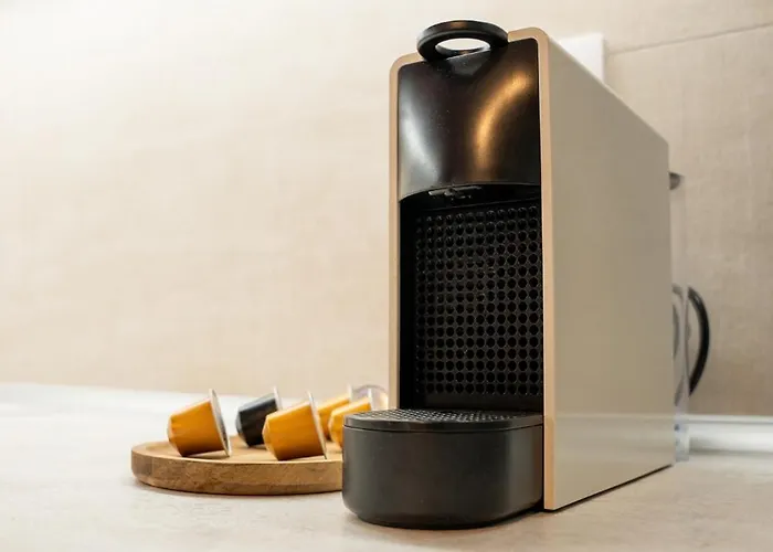 Narciso, Elegant Living