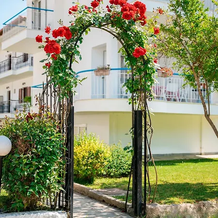 Apartment Narciso, Elegant Living