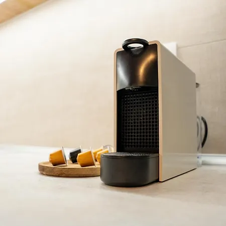 Narciso, Elegant Living